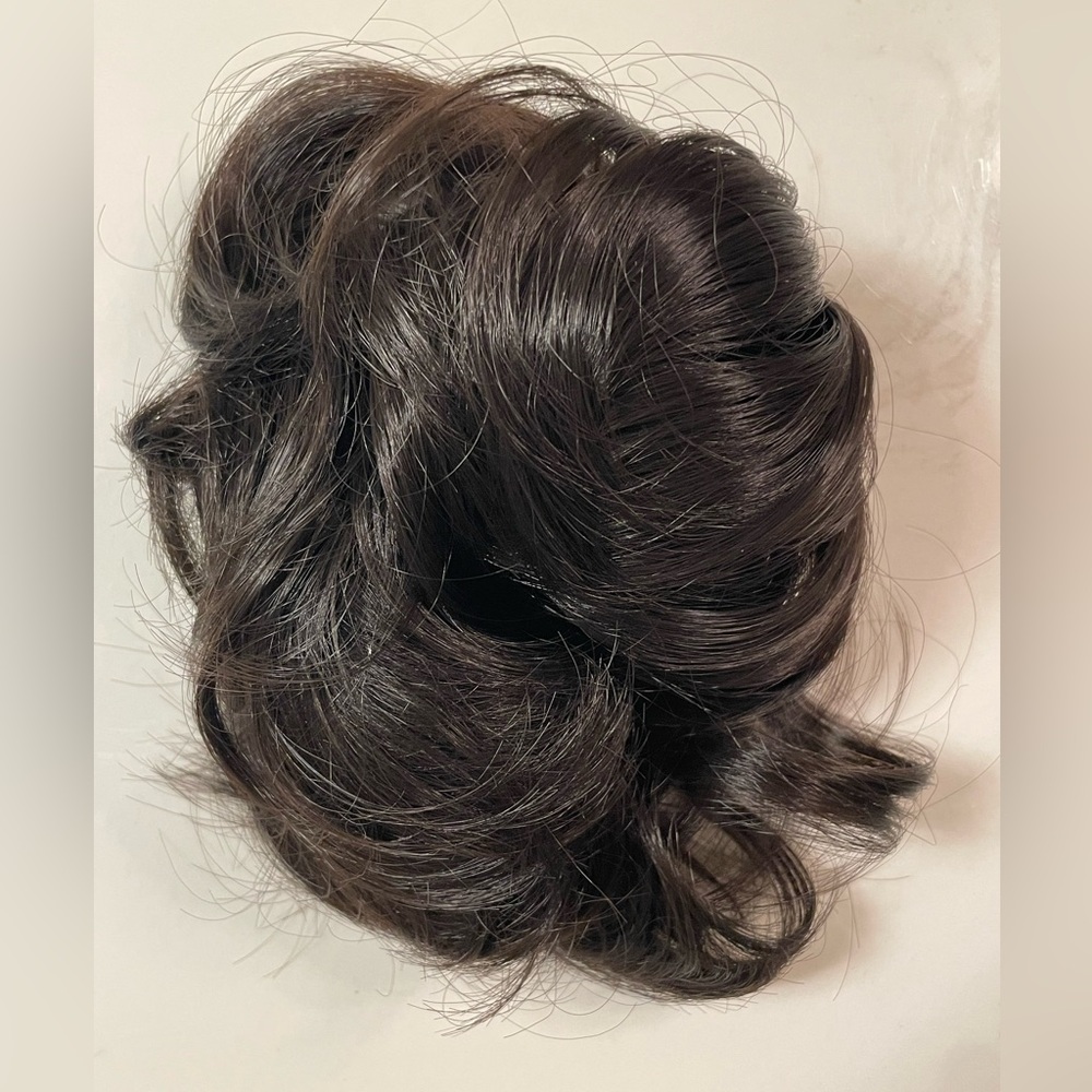 NWOT Madison Braids Top Knot Messy Bun Ponytail Holder. Dark Brown